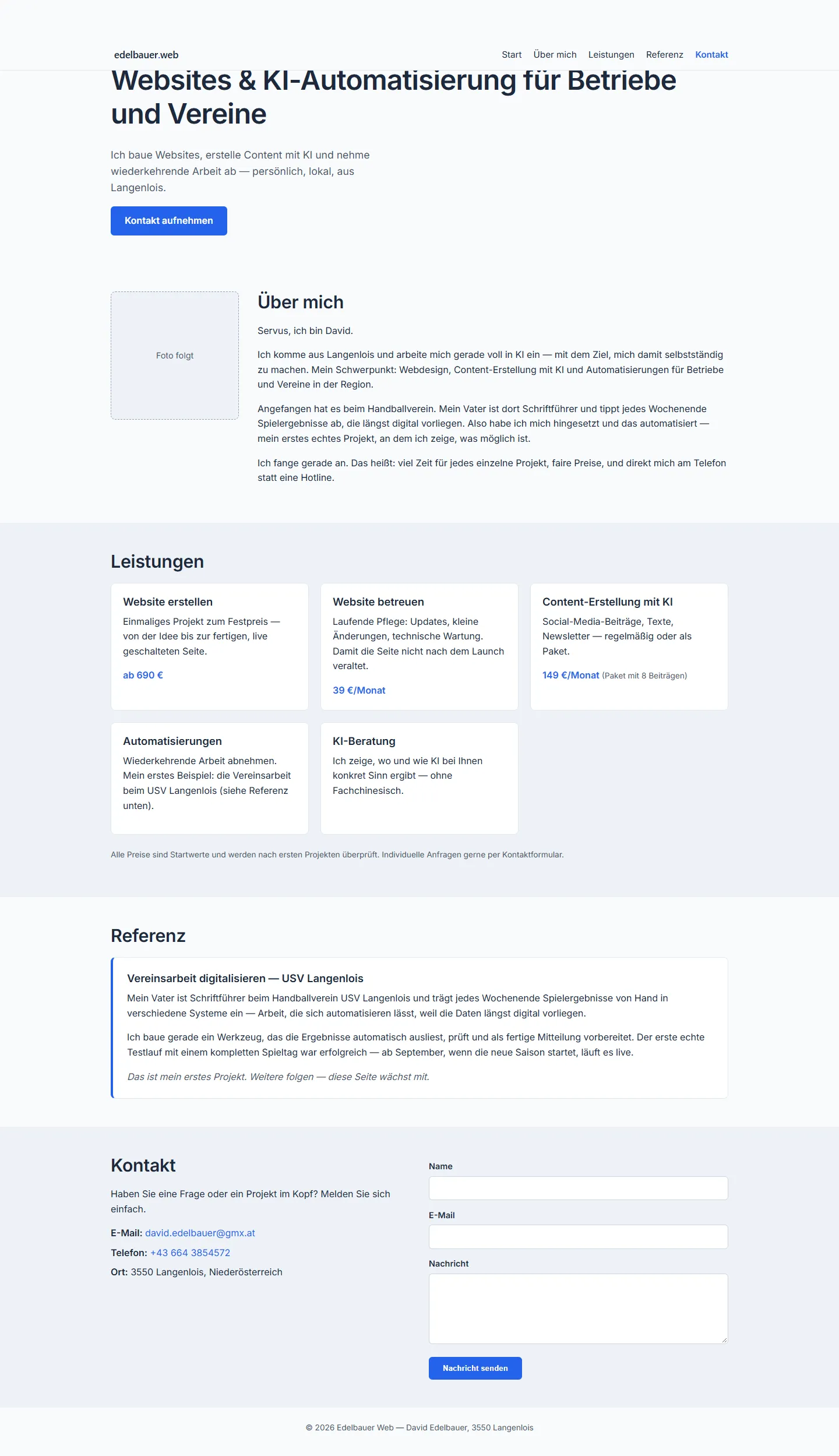 Erste Fassung, ganze Seite: helles Standardlayout mit blauem Knopf und Platzhalter statt Foto.